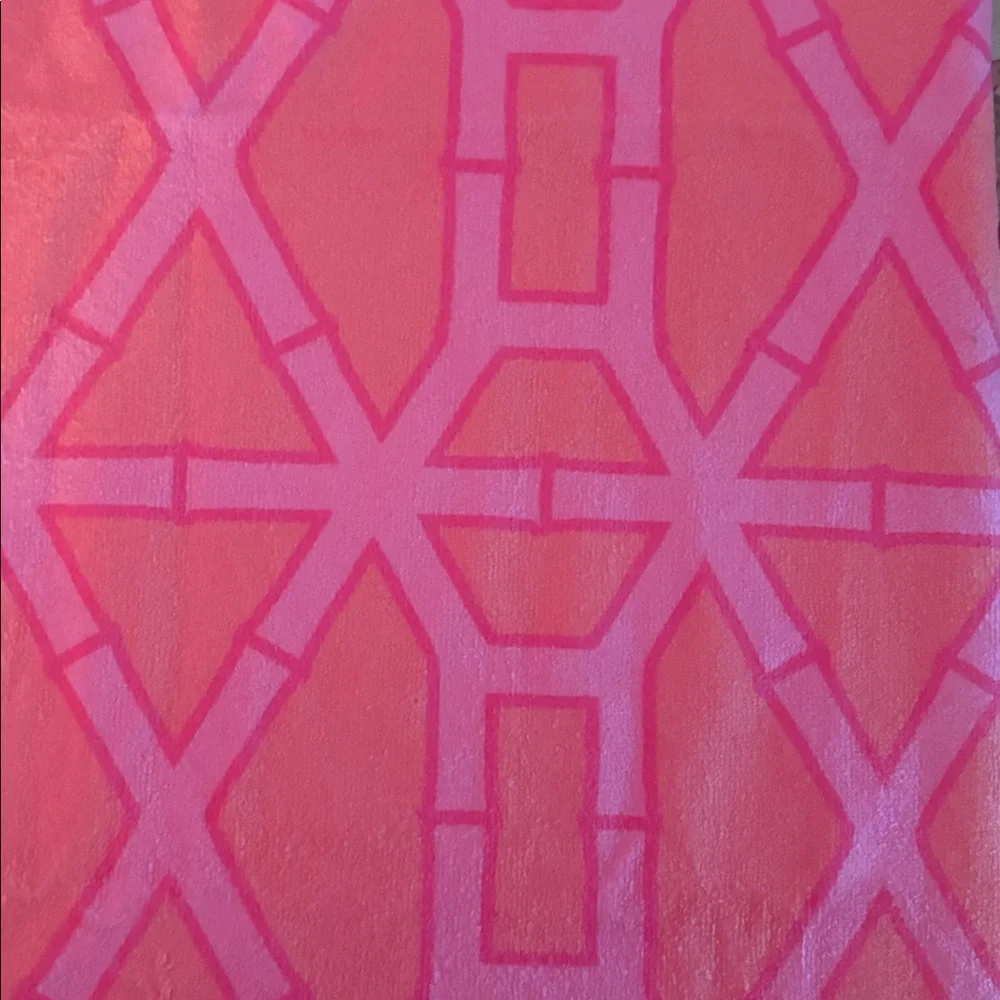 2 Clairebella Pink Geometric Bamboo Towels